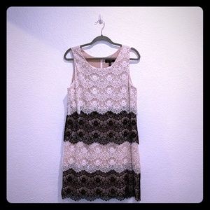 Jessica Simpson Tiered Lace Sheath Dreas